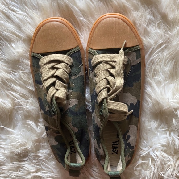 Zara Sneakers - Picture 2 of 8